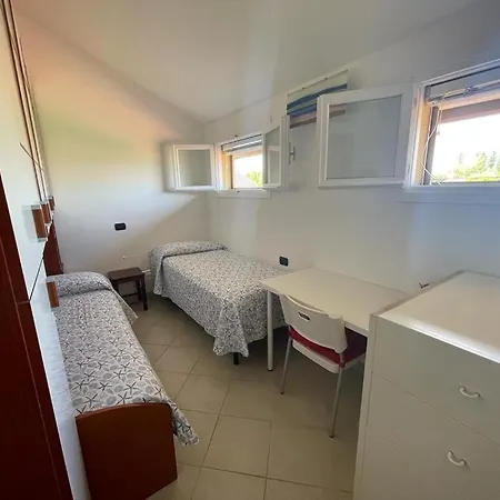 Con Porticato Sul Prato Villa *